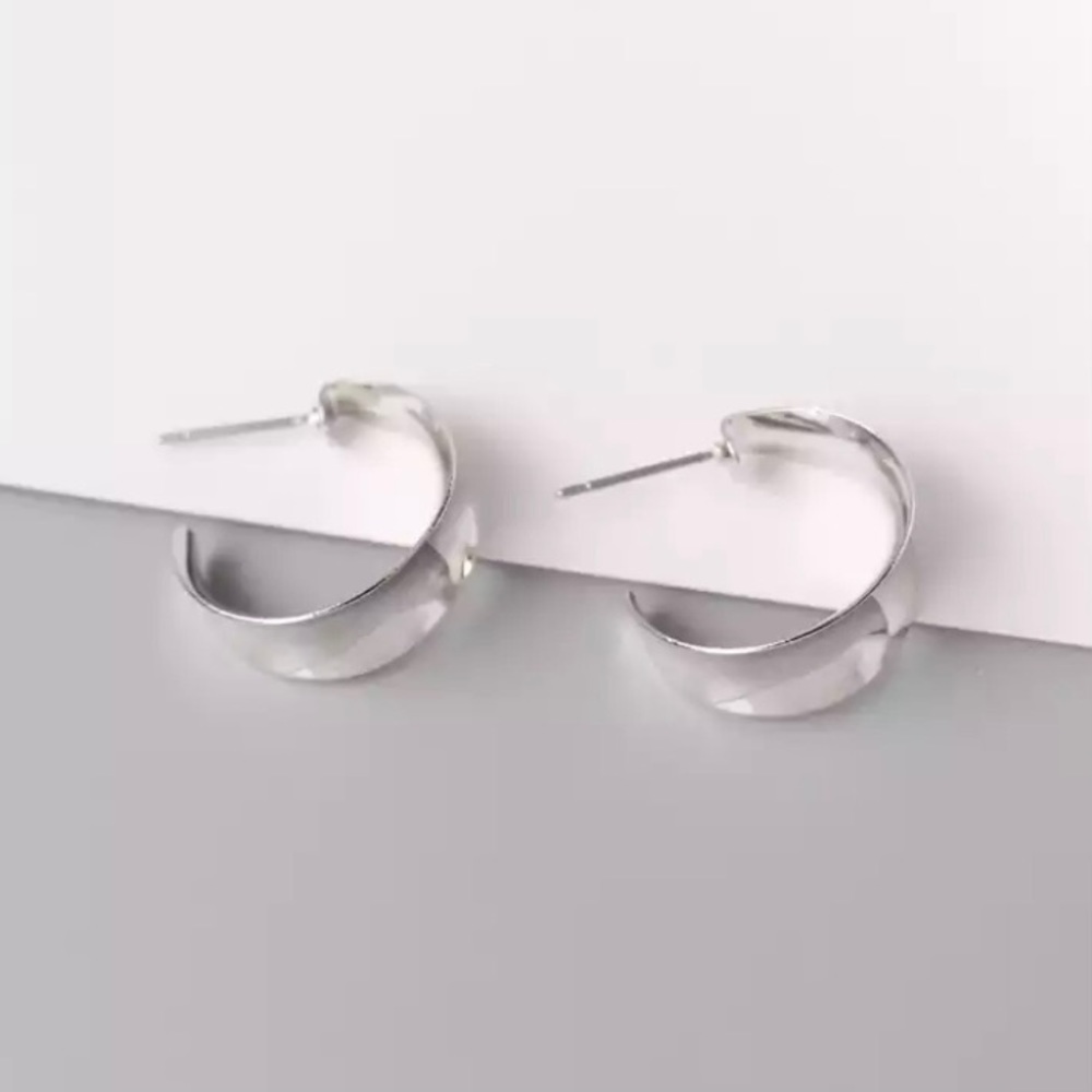 NEW Silver Medium Thick Hoop Earrings